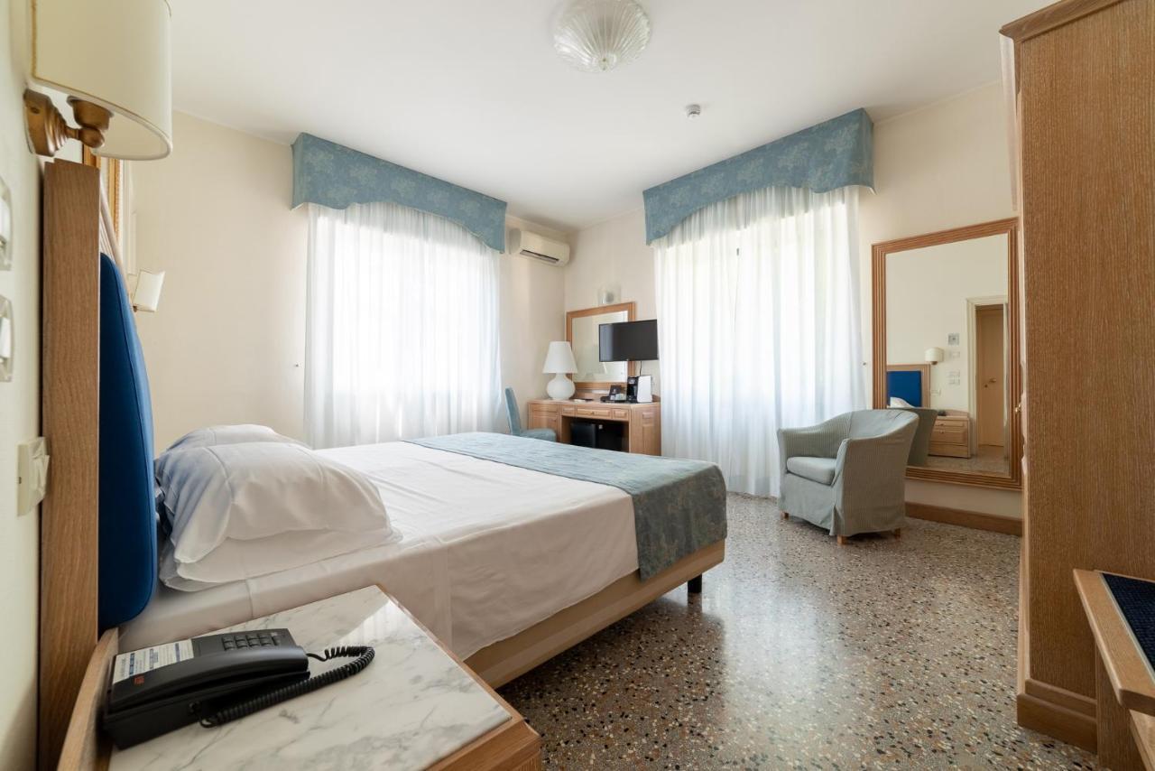La Dependance By Casa Bianca Hotell Lido di Jesolo Exteriör bild