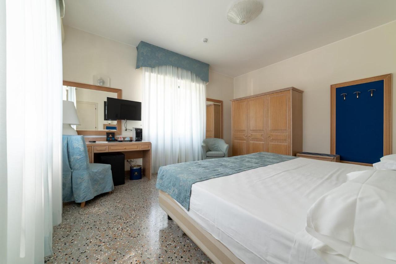La Dependance By Casa Bianca Hotell Lido di Jesolo Exteriör bild